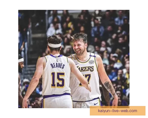 东契奇六连客场均40+创纪录 连续超神全力争MVP力争历史地位 东契奇六连客场均40+创纪录 连续超神全力争MVP力争历史地位